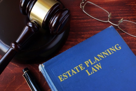 gavel and book titled estate planning law